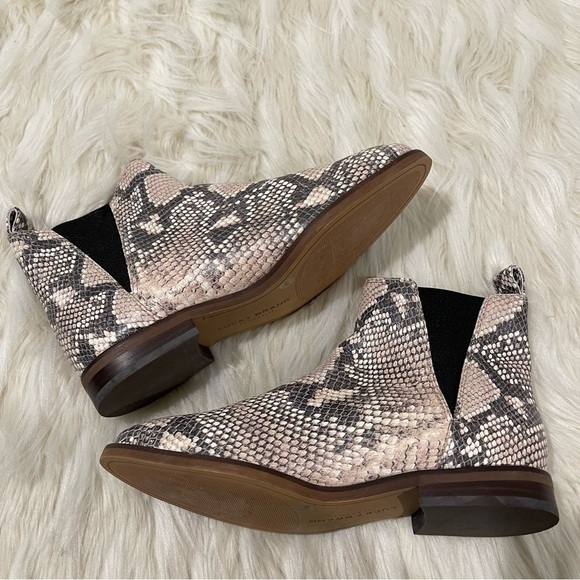 Women’s Lucky Brand Haylia Snake Print Boots 7 US! - Picture 9 of 9